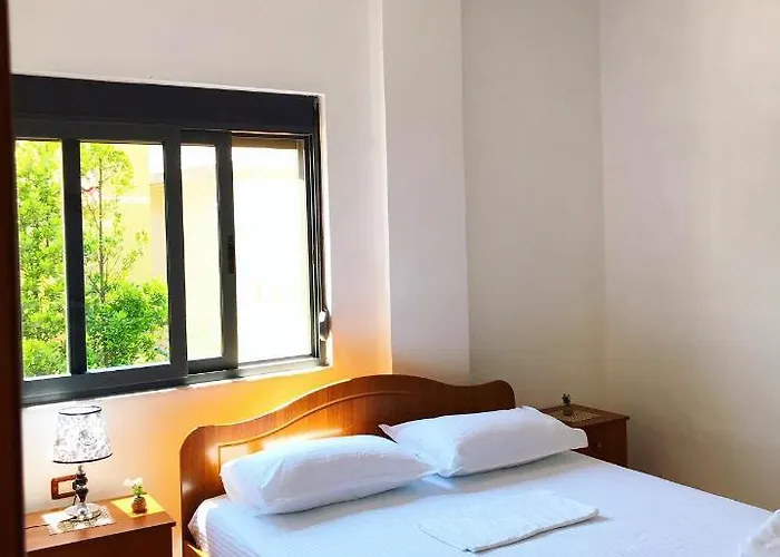 Vila Aliaj Deluxe Apartment With 2 Rooms & 2 Baths And Garden View