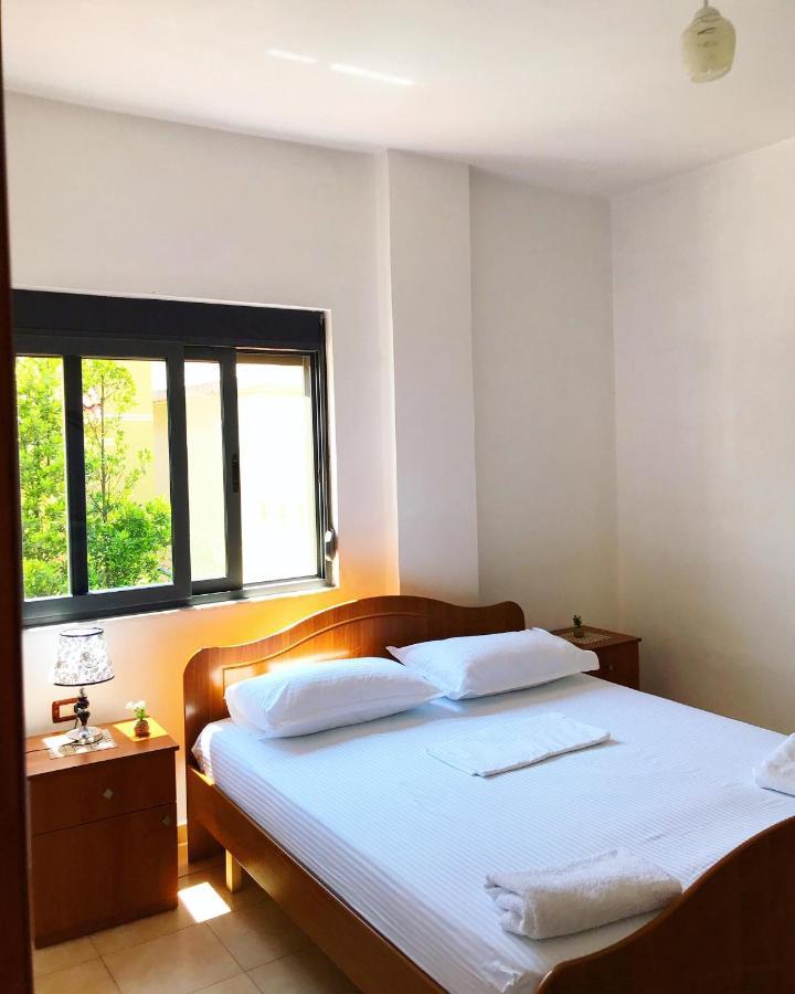 Apartment Vila Aliaj Deluxe With 2 & 2 Baths And Garden View *