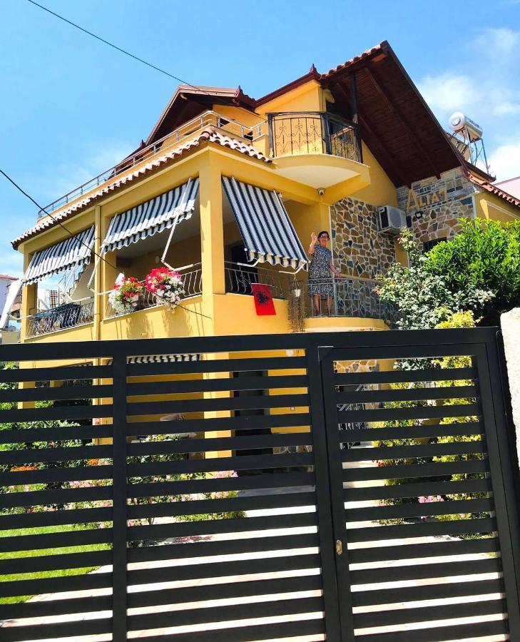 Vila Aliaj Deluxe With 2 & 2 Baths And Garden View