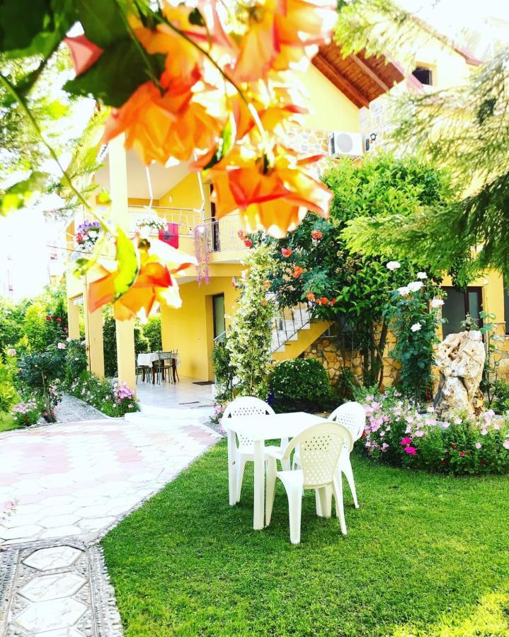 Vila Aliaj Deluxe With 2 & 2 Baths And Garden View Apartment