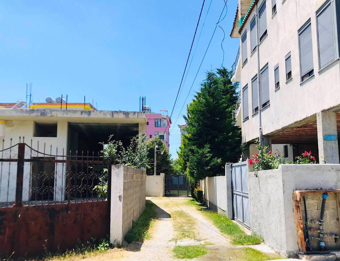 Vila Aliaj Deluxe With 2 & 2 Baths And Garden View Apartment Durres