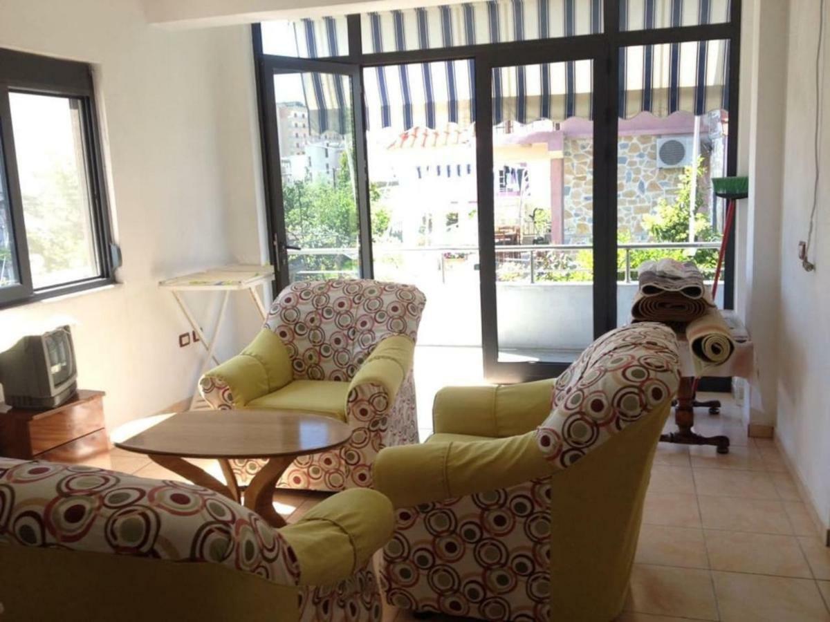 Vila Aliaj Deluxe With 2 & 2 Baths And Garden View *